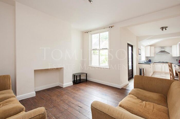 6 Bedroom House To Rent In Balfour Road, Nottingham, NG7