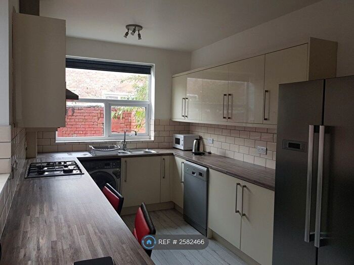 4 Bedroom Terraced House To Rent In Ruskin Avenue, Manchester, M14