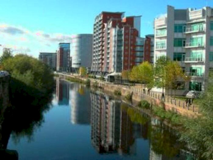 2 Bedroom Apartment To Rent In Whitehall Quay, Leeds, LS1