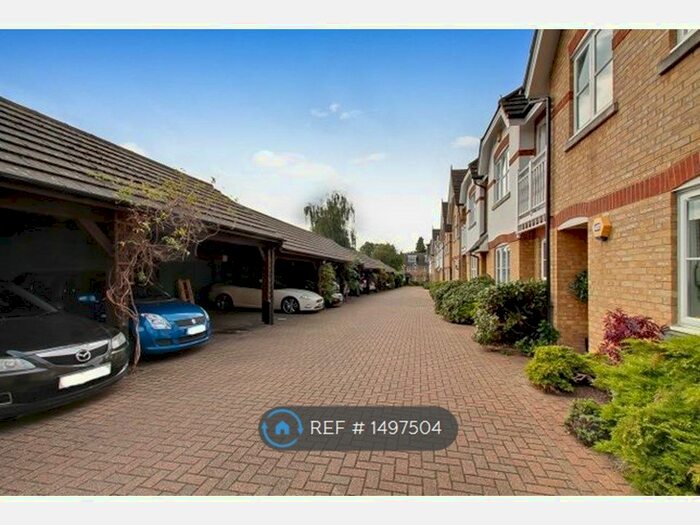 2 Bedroom Flat To Rent In Whittington Mews, London, N12