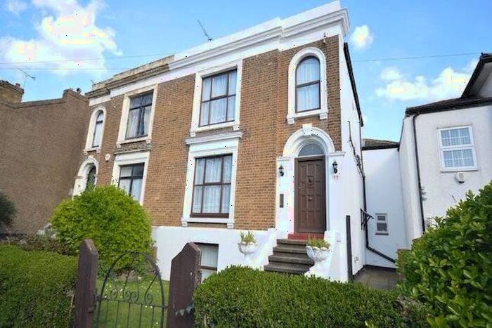 4 Bedroom Semi-Detached House To Rent In Darnley Road, Gravesend, Kent, DA11