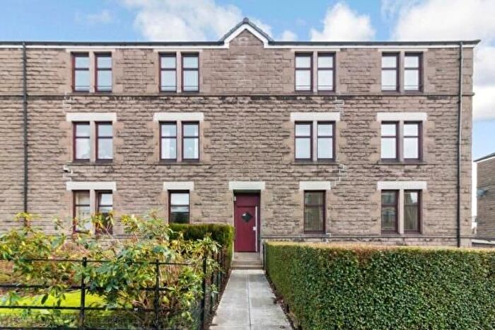 3 Bedroom Flat To Rent In Abbotsford Place, West End, Dundee, DD2