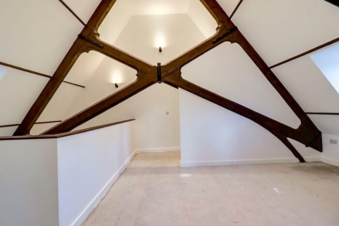 2 Bedroom Flat For Sale In Longcross Road, Longcross, Chertsey, KT16