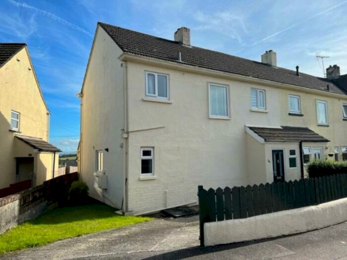3 Bedroom End Of Terrace House To Rent In Hurdon Way, Launceston, PL15
