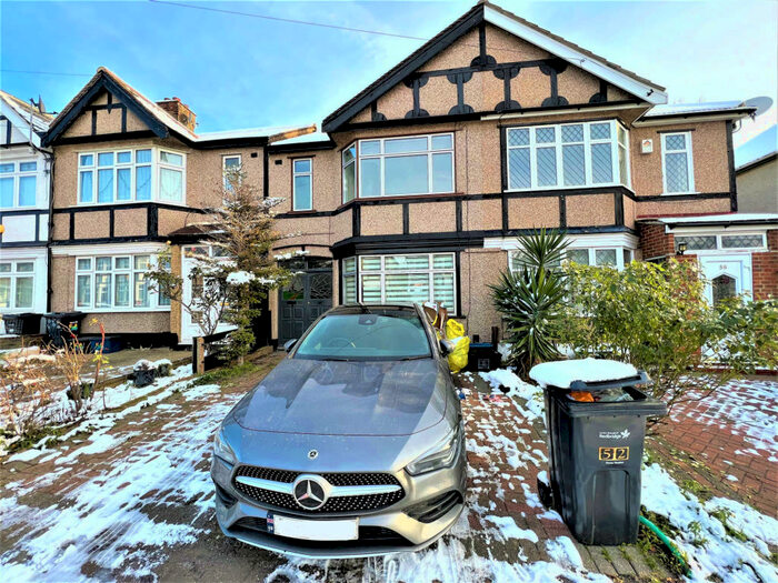 3 Bedroom Terraced House To Rent In Joydon Drive, Romford, RM6