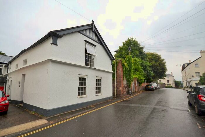 2 Bedroom Flat To Rent In St. Davids Hill, Exeter, EX4