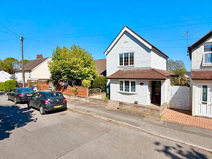 2 Bedroom Detached House For Sale In Yeovil Road, Farnborough, GU14