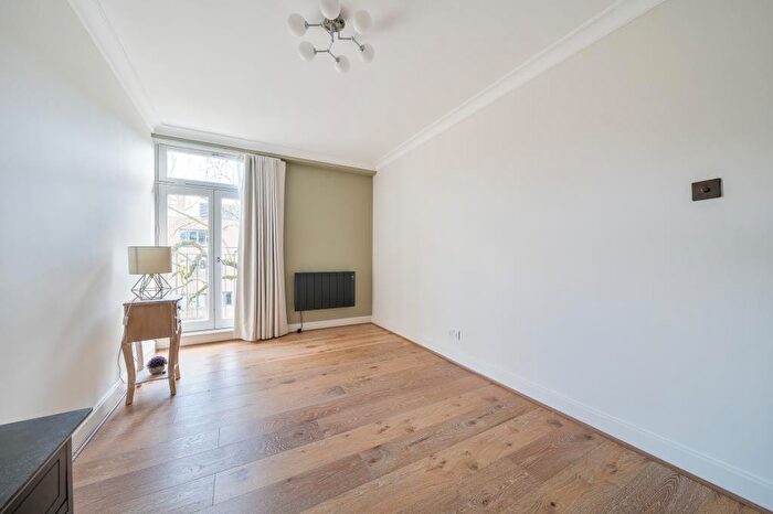 2 Bedroom Apartment To Rent In Marlborough Hill, London, NW8