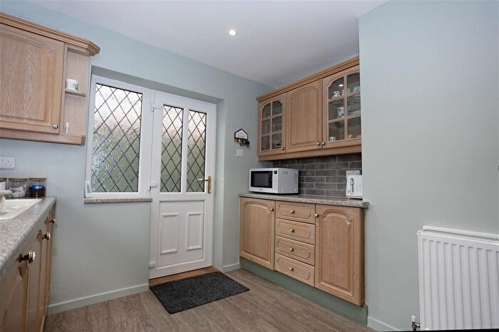 2 Bedroom Detached Bungalow For Sale In Park Crescent, Eastwood, Nottingham, NG16