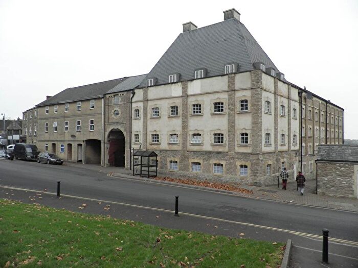 2 Bedroom Flat To Rent In The Old Brewery, Frome, Somerset, BA11
