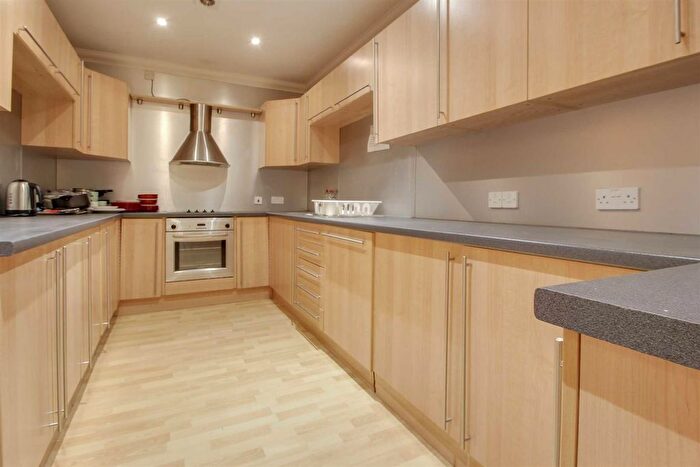 4 Bedroom Flat To Rent In Clarence House, Central Milton Keynes, MK9