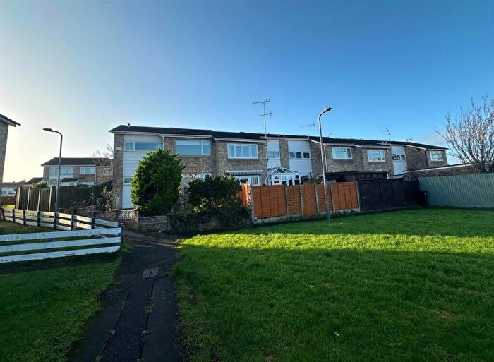4 Bedroom End Of Terrace House To Rent In Berkeley Gardens, Keynsham, Bristol, BS31