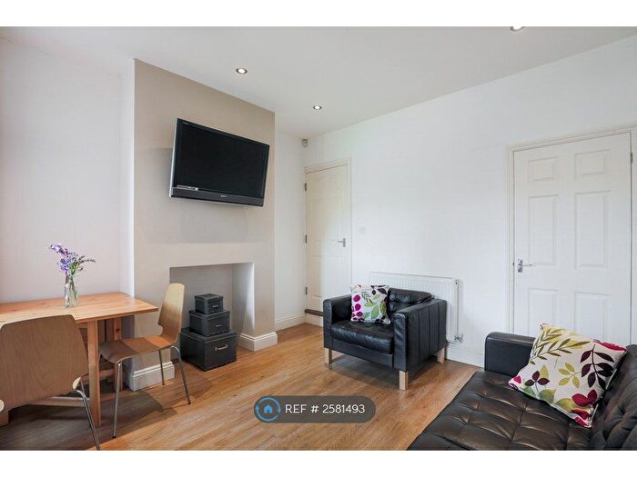 3 Bedroom Terraced House To Rent In Avenue Road Extension, Leicester, LE2