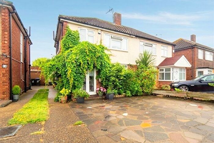 4 Bedroom Semi-Detached House To Rent In Charcroft Gardens, London, EN3