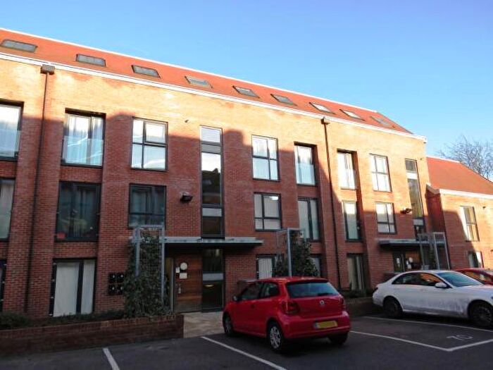 1 Bedroom Apartment To Rent In Candleford Court, Buckingham, MK18