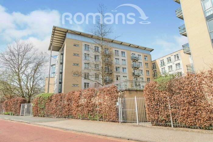 2 Bedroom Flat To Rent In Kenavon Drive, Reading, RG1