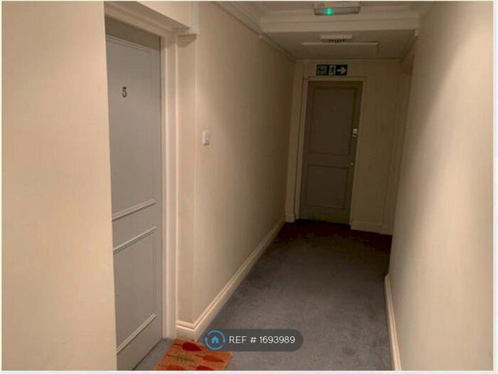 1 Bedroom Flat To Rent In Chiswick High Road, London, W4