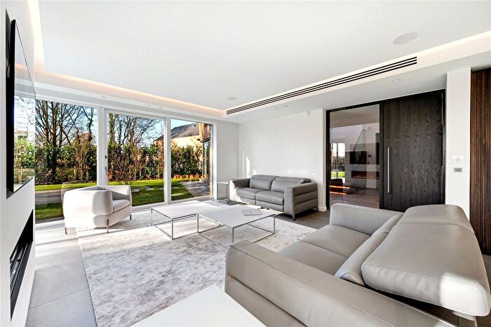5 Bedroom Detached House To Rent In Waterbank Place, Prestbury, Macclesfield, Cheshire, SK10
