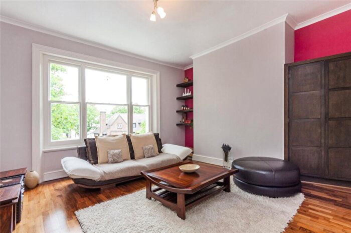 1 Bedroom Flat To Rent In Belsize Square, Belsize Park, NW3