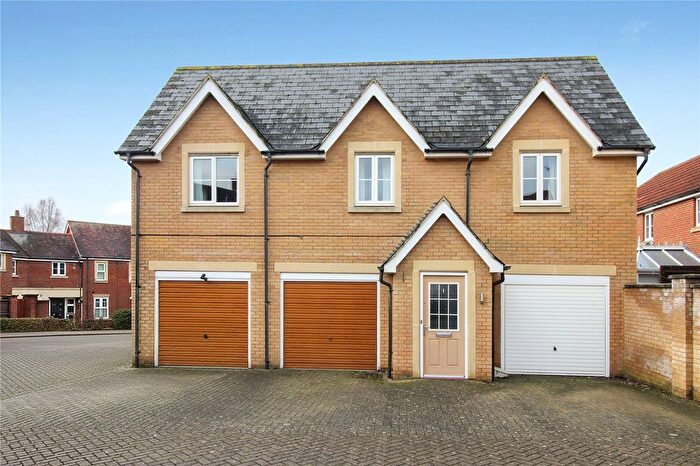 2 Bedroom Detached House For Sale In Doulton Close, Swindon, Wiltshire, SN25