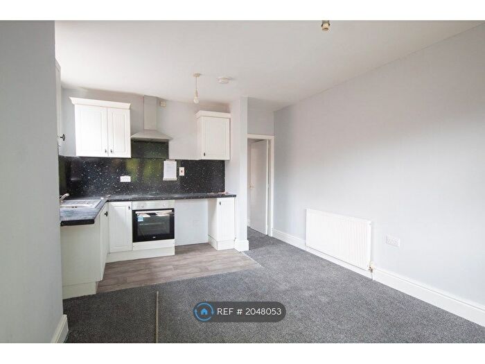 1 Bedroom Flat To Rent In Pearson Avenue, Hull, HU5
