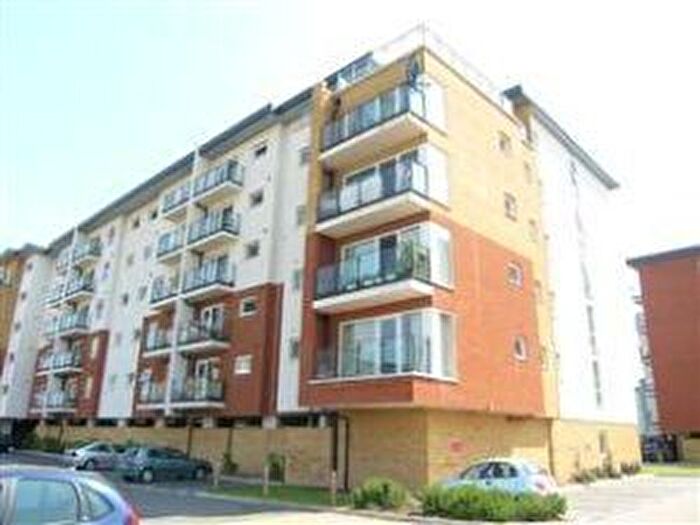 2 Bedroom Flat To Rent In Clarkson Court, Tamblin Way, Hatfield, Hertfordshire, AL10