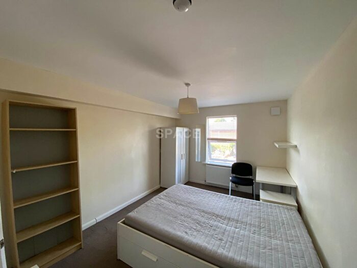 1 Bedroom Terraced House To Rent In College Road, Reading, RG6