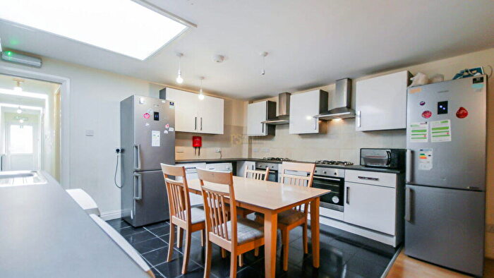 7 Bedroom End Of Terrace House To Rent In Alton Road, Selly Oak, Birmingham, B29
