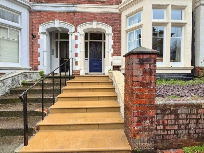 2 Bedroom Flat To Rent In Guildford Road, Tunbridge Wells, Kent, TN1