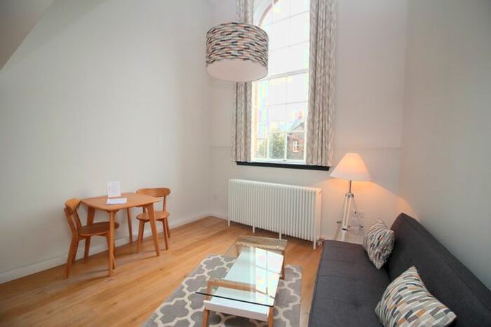 1 Bedroom Flat To Rent In Flat, Mcdonald Road, Broughton, Edinburgh, EH7