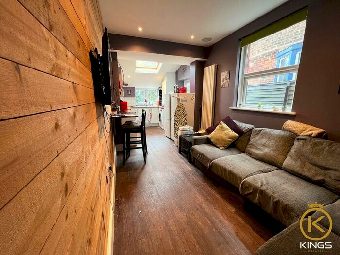 5 Bedroom Terraced House To Rent In Telephone Road, PO4