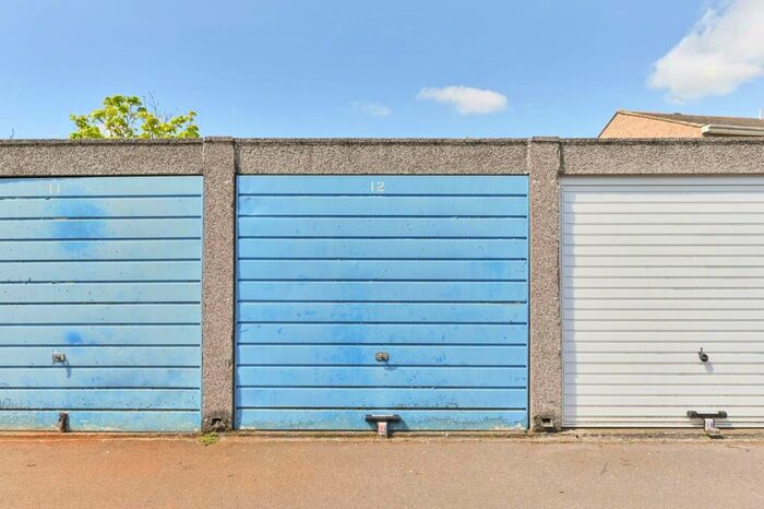 Garage / Parking To Rent In Regency Court, Sutton, SM1