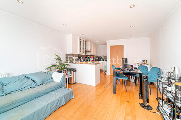 1 Bedroom Flat To Rent In Holloway Road, Highbury, London, N7