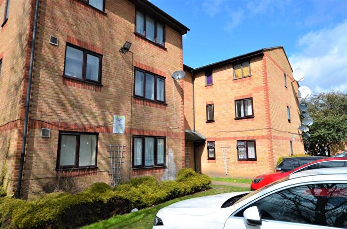 1 Bedroom Flat To Rent In Wigston Close, Edmonton, N18