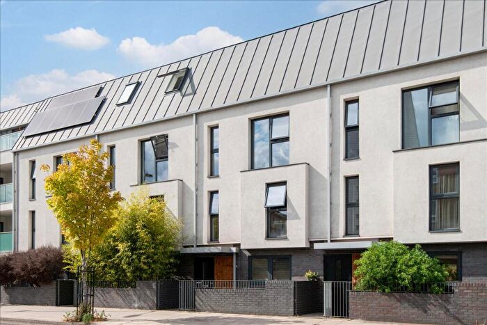 4 Bedroom House To Rent In Richmond Road, London Fields, E8