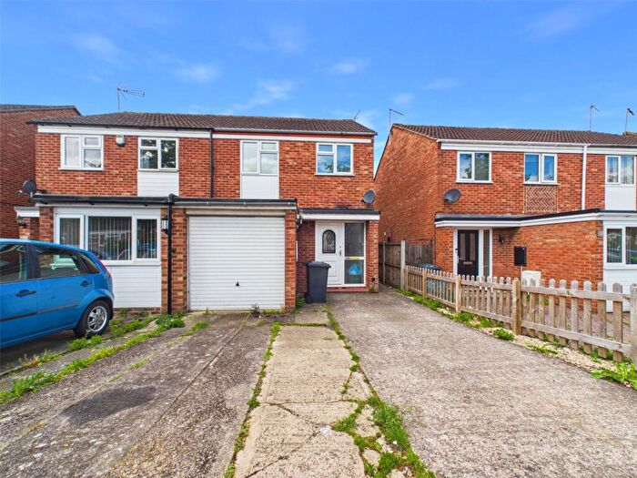 3 Bedroom Semi Detached House To Rent In Chiltern Road, Quedgeley, Gloucester, Gloucestershire, GL2