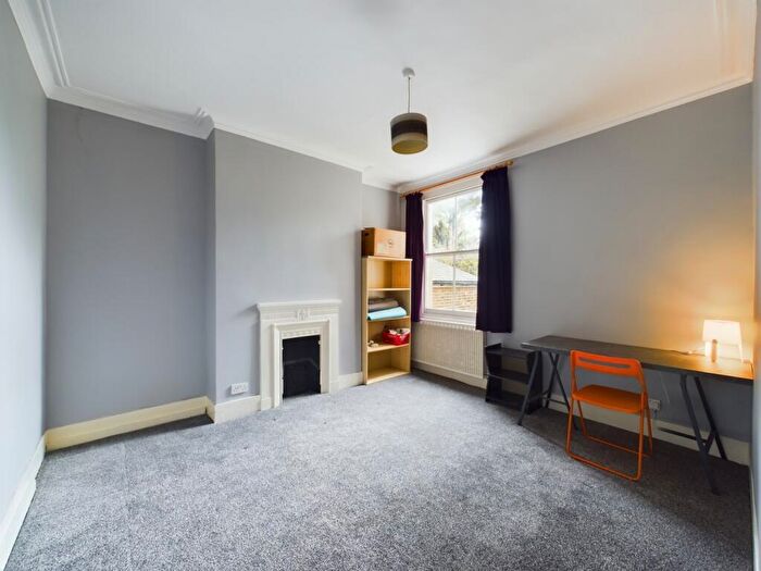 2 Bedroom Flat To Rent In Vincent Road, London, N15