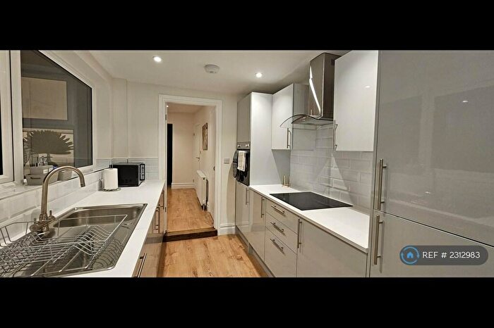 5 Bedroom Terraced House To Rent In Harrowden Road, Bedford, MK42