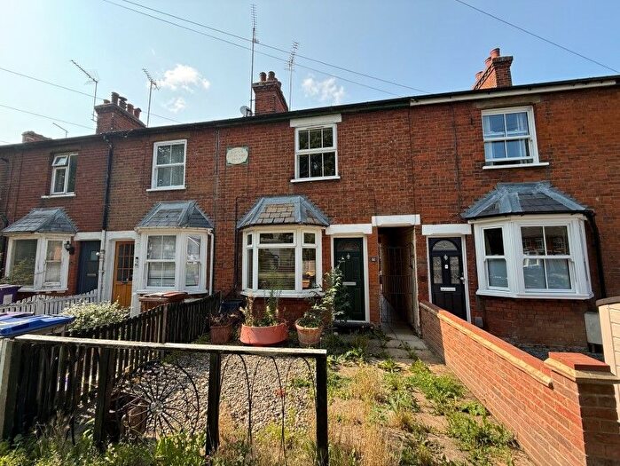 2 Bedroom Terraced House For Sale In Woolgrove Road, Hitchin, Hertfordshire, SG4