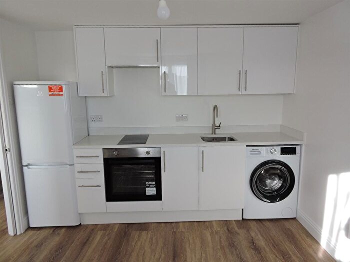 1 Bedroom Flat To Rent In Turnpike Lane, London, N8