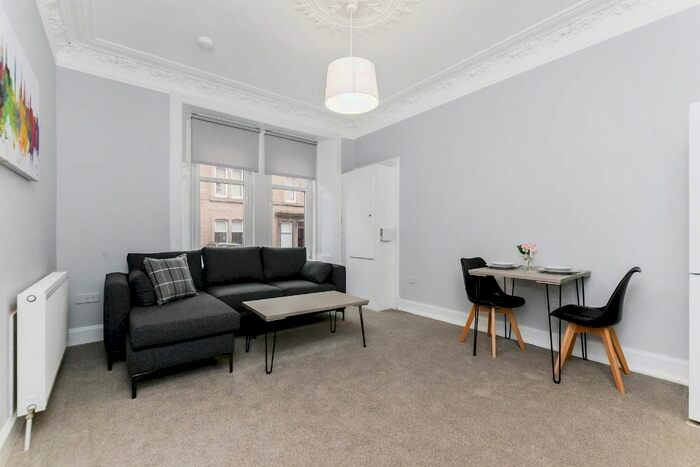 2 Bedroom Flat To Rent In Baldovan Terrace, Stobswell, Dundee, DD4