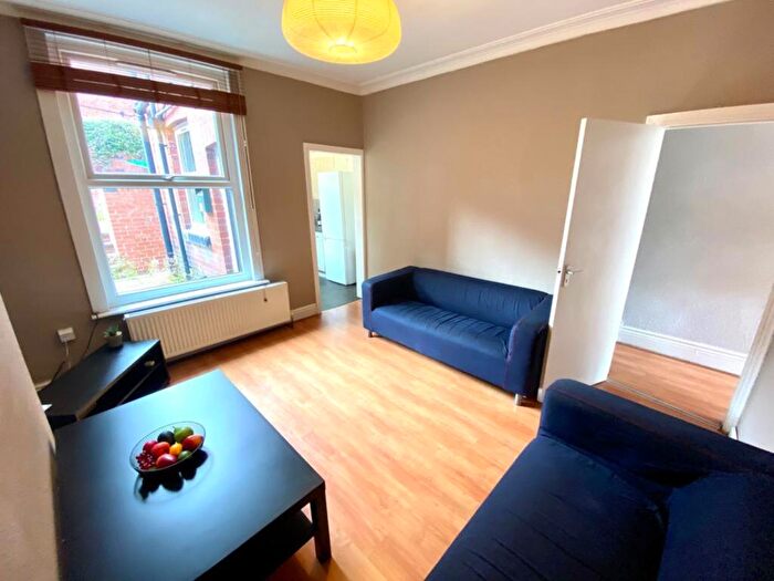 4 Bedroom Terraced House To Rent In Sharrowvale Road, Ecclesall, S11