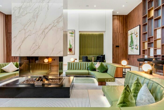 3 Bedroom Flat To Rent In White City Living, London, W12