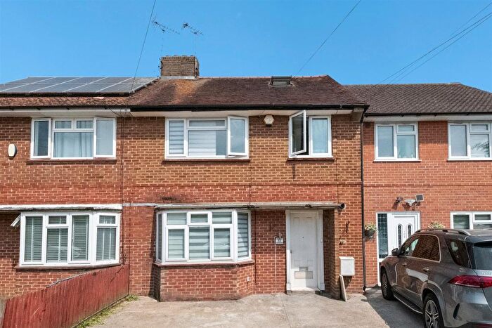 4 Bedroom Terraced House For Sale In Rushdene Crescent, Northolt, UB5