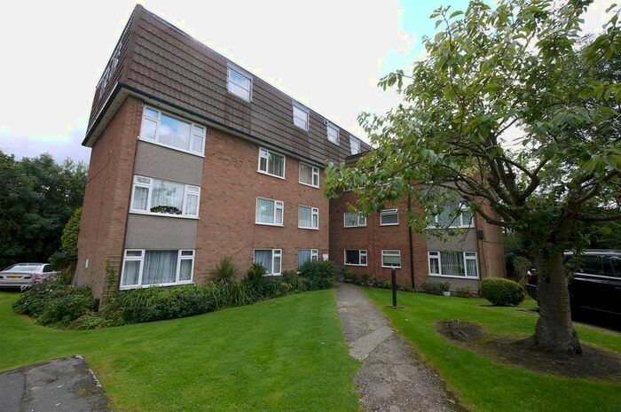 2 Bedroom Flat To Rent In Lambs Close, Cuffley, Potters Bar, EN6