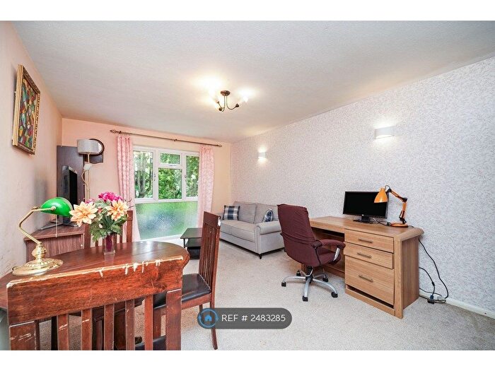 1 Bedroom Flat To Rent In Eton Road, Sutton, SM2
