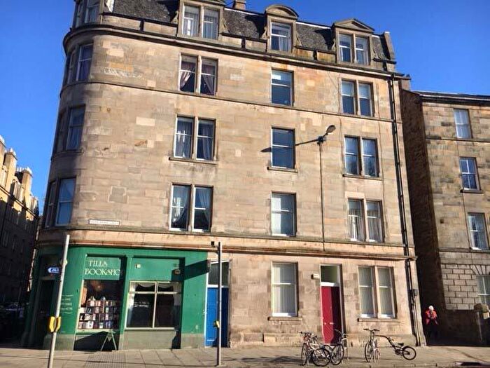 3 Bedroom Flat To Rent In Hope Park Crescent, Meadows, Edinburgh, EH8