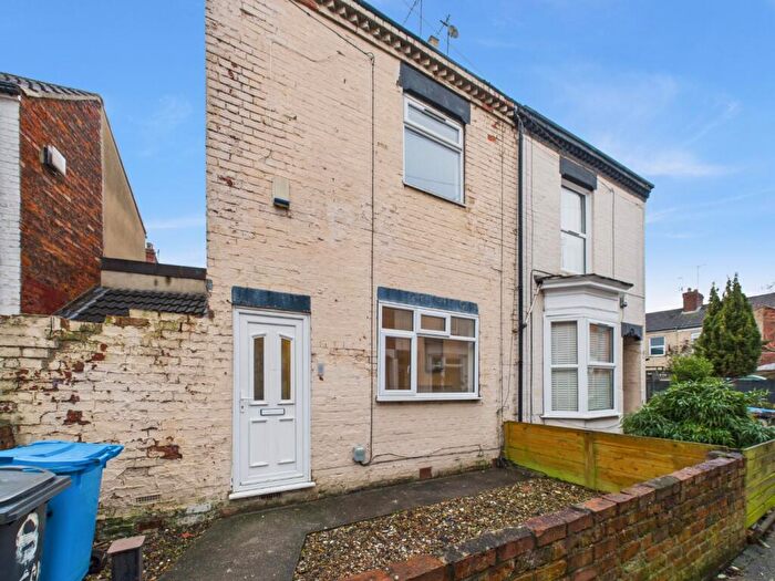 2 Bedroom Semi Detached House For Sale In Derwent Grove, Princes Road, Hull, HU5