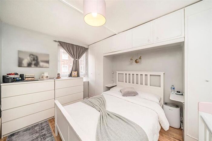 1 Bedroom Flat For Sale In Azof Street, Greenwich, SE10