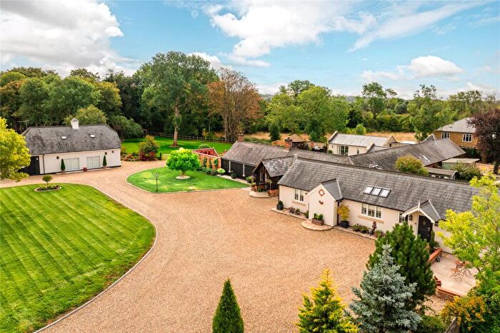 4 Bedroom Barn Conversion For Sale In Stoke Road, Stoke Hammond, Milton Keynes, Buckinghamshire, MK17